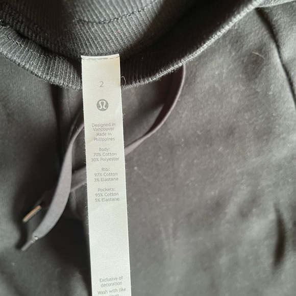 Lululemon Scuba Joggers Like New - Picture 2 of 3